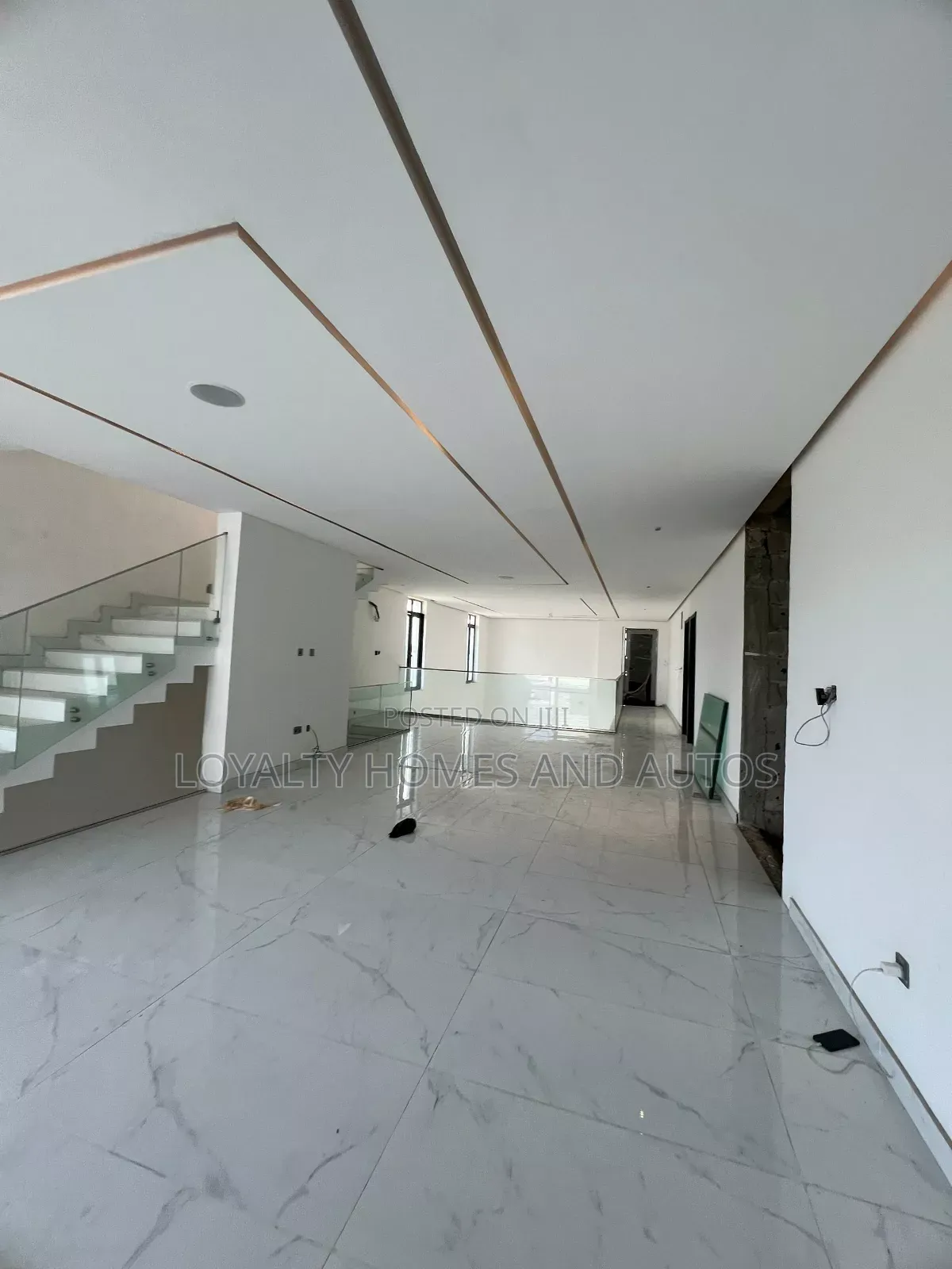 Furnished 6bdrm Mansion in Pinnock Beach Estate, Lekki for sale in Lekki