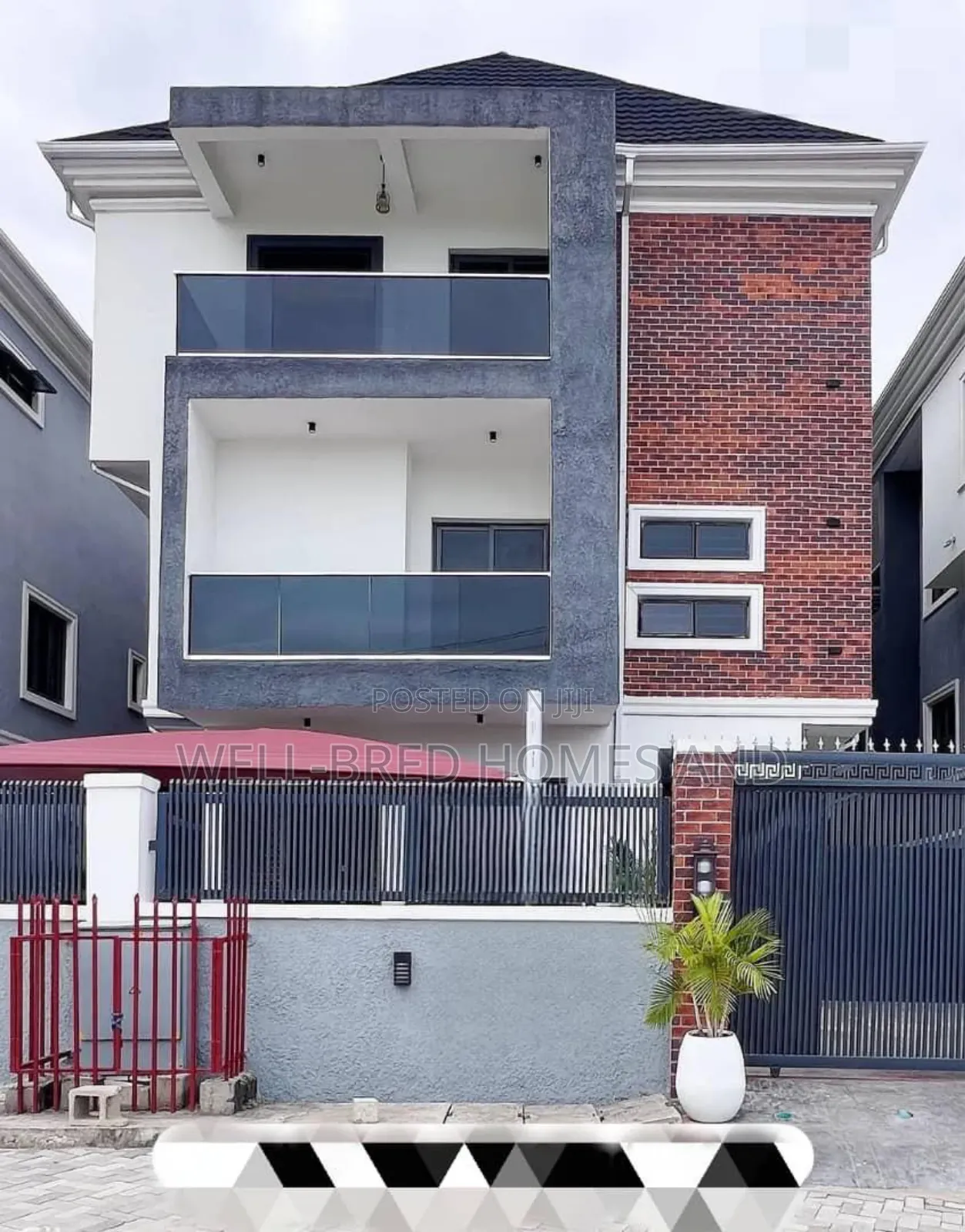 5bdrm Duplex in Lekki Phase 1 for sale in Lekki Phase 1