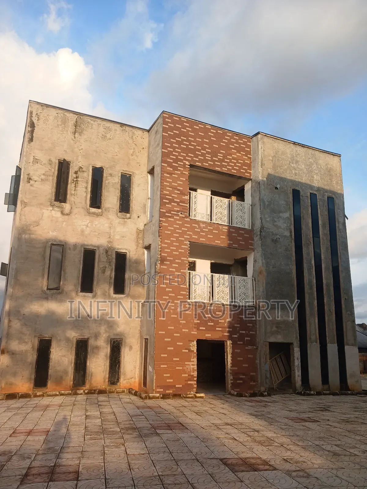 2bdrm Apartment in Ugbor Amagba Estate, Benin City for sale in Benin City