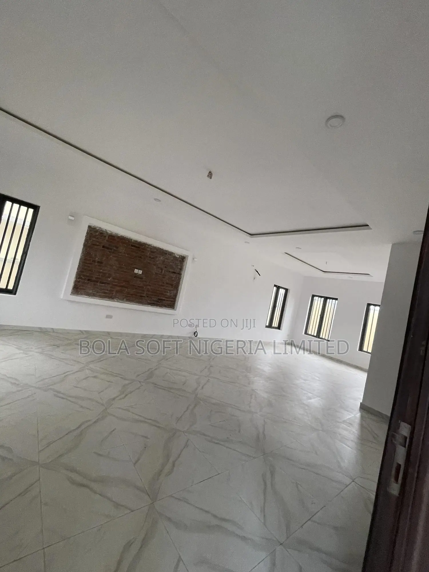 3bdrm Duplex in Moore Plantation Gra for sale in Oluyole
