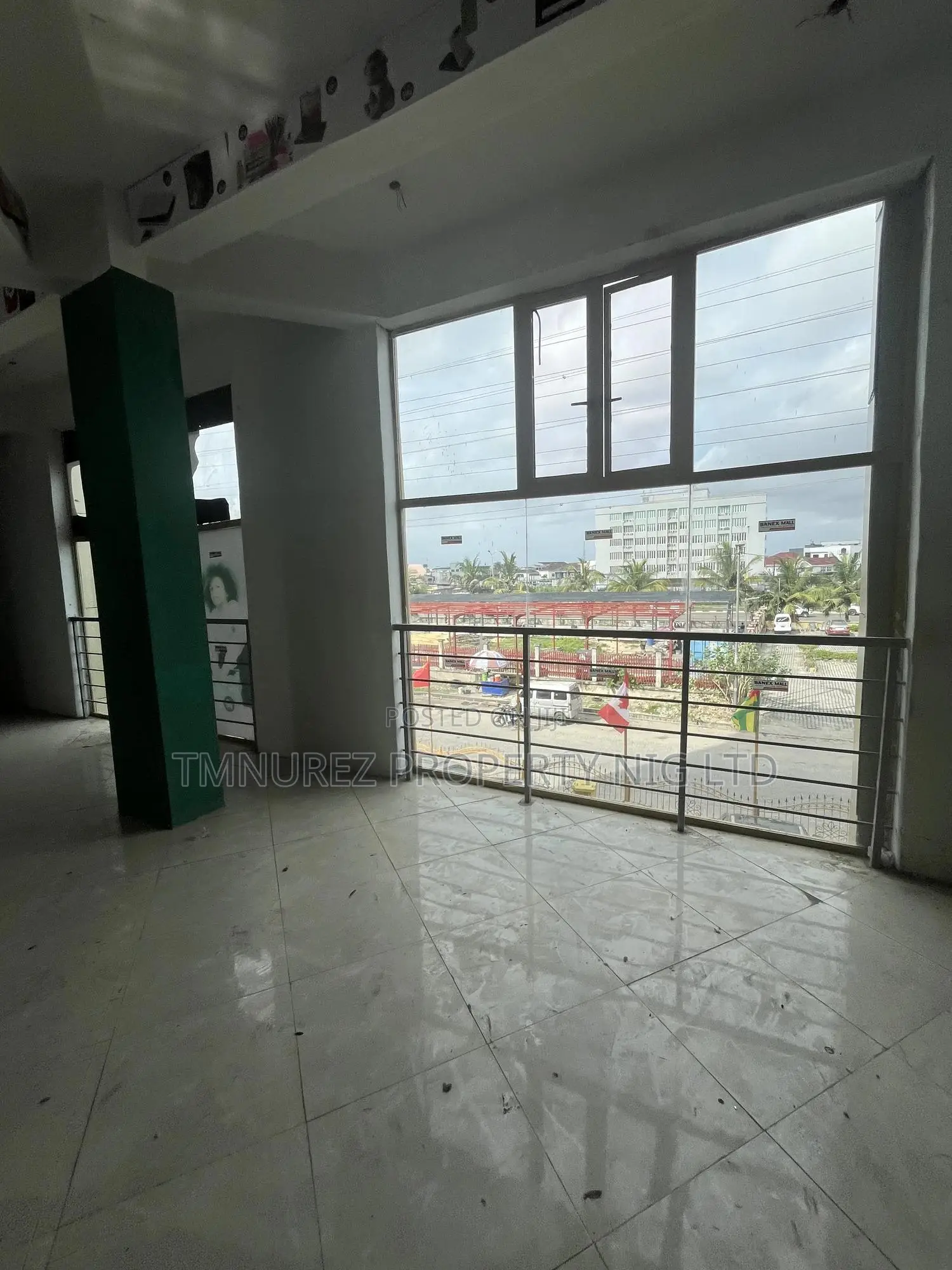Showroom Shop to Let in Lekki Phase 1