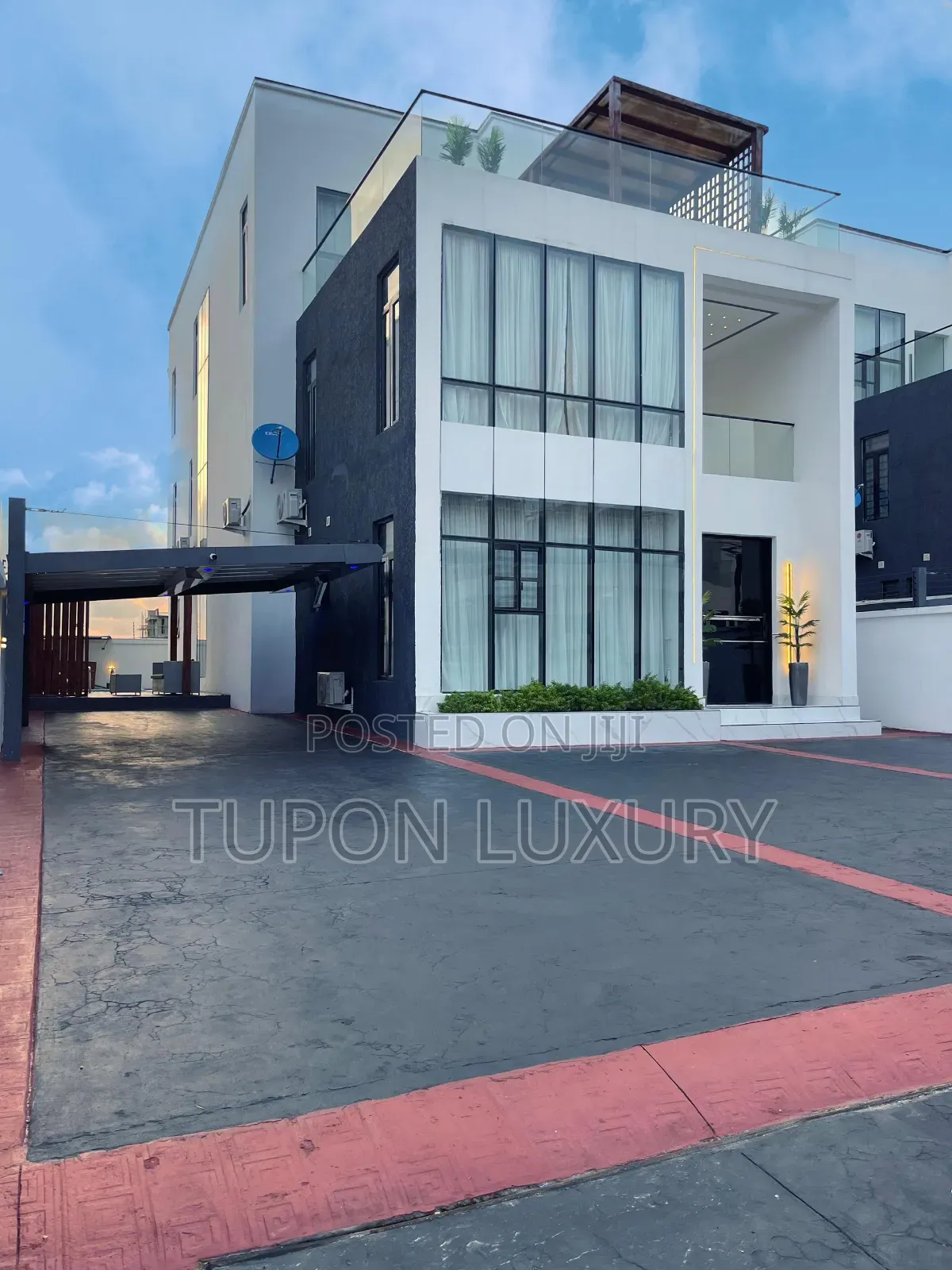Luxury 6-Bedroom Duplex With Ps5, Snooker, Cinema, Gym Private Pool in Lekki Phase 1