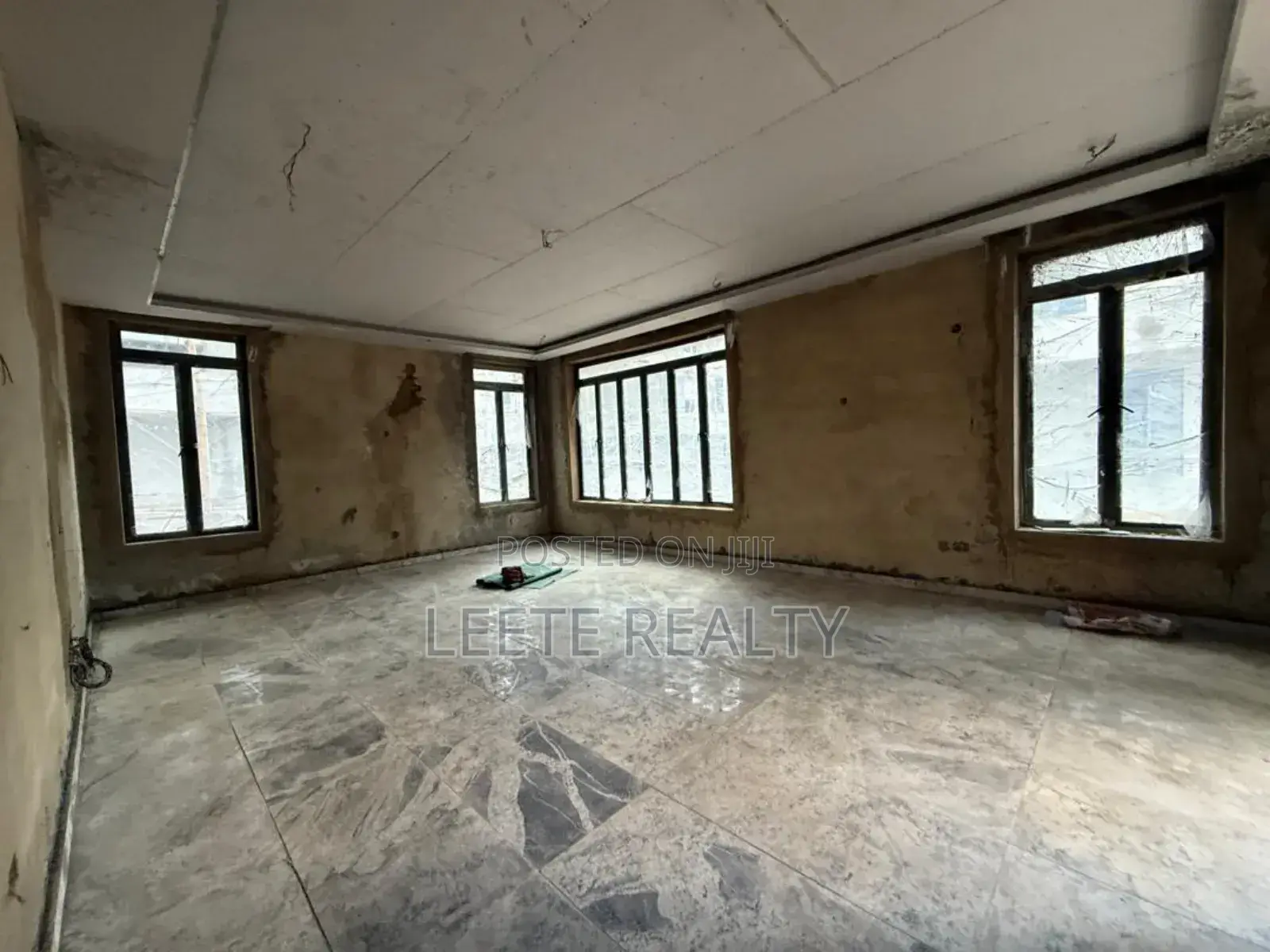 5bdrm Duplex in Life Camp for sale in Life Camp