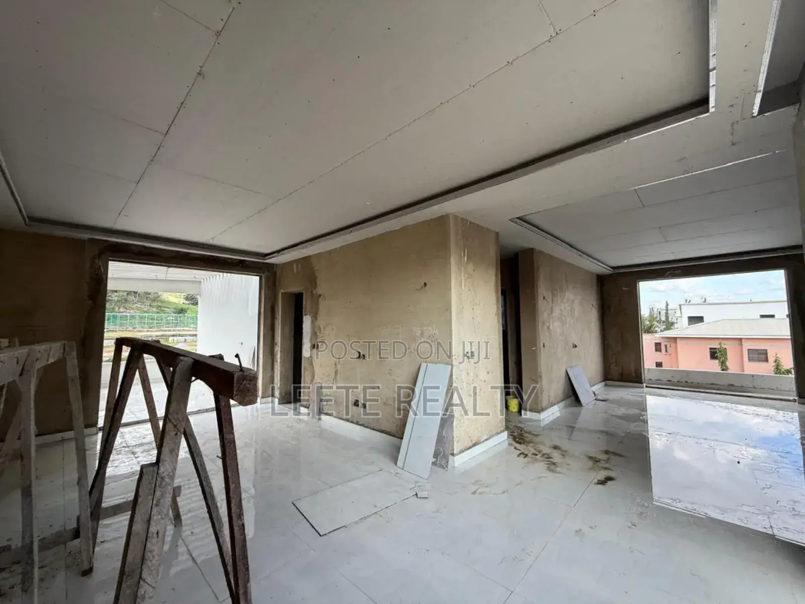 5bdrm Duplex in Life Camp for sale in Life Camp