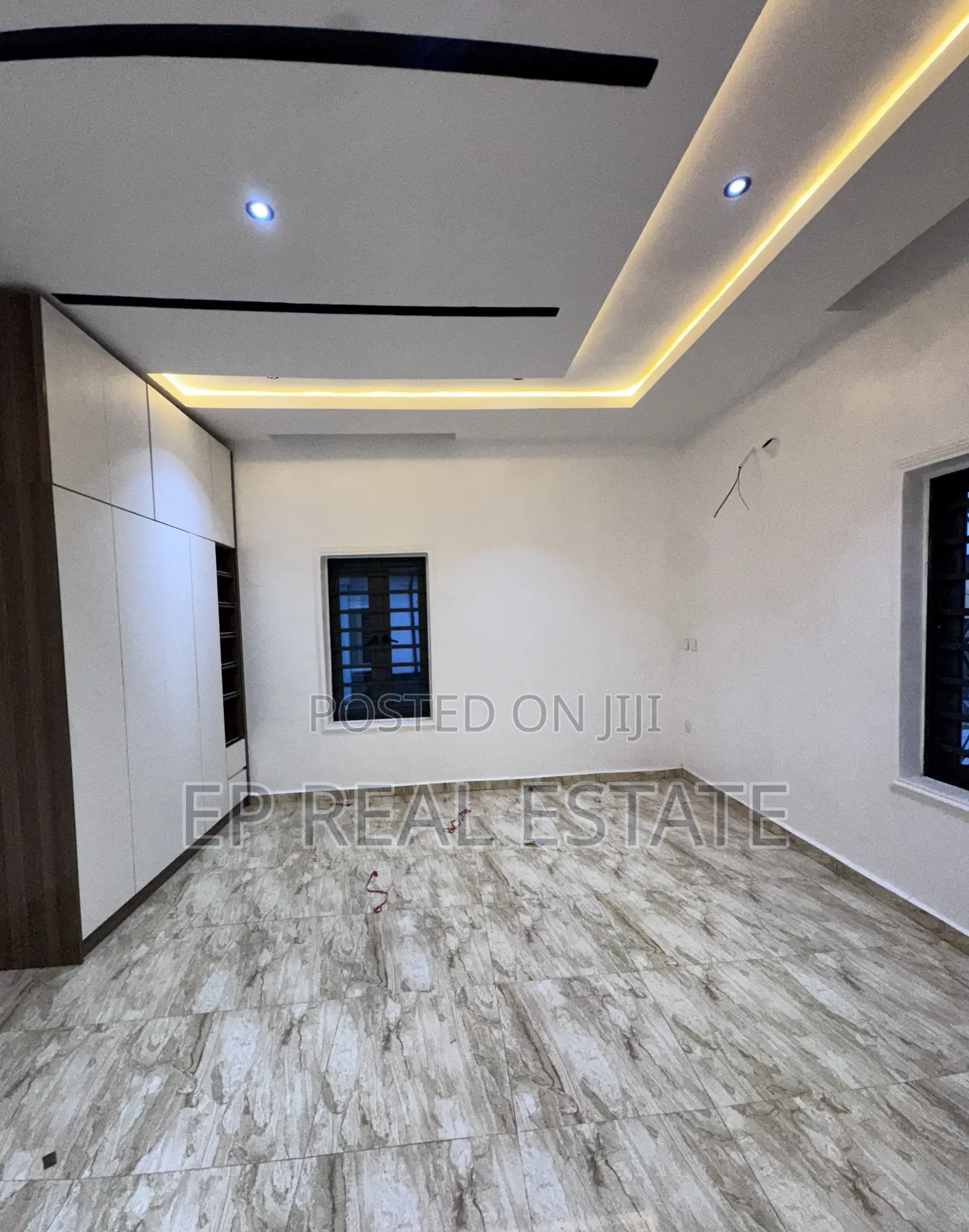 5bdrm Duplex in Sunnyvale Estate, Dakwo District for sale in Dakwo District