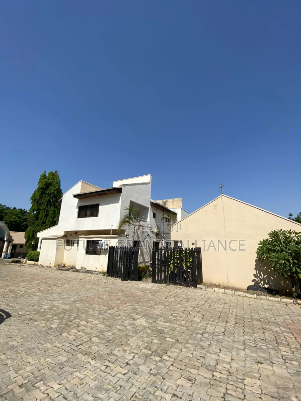 3bdrm Townhouse/Terrace in Asokoro Main for sale in Asokoro