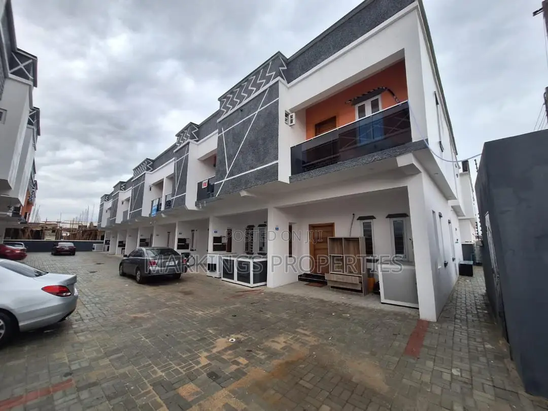 3bdrm Duplex in Ikota for rent in Ikota