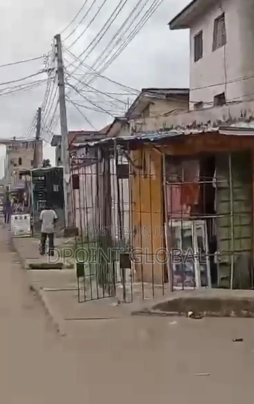 18bdrm Block of Flats in In Estate, Alimosho for sale in Alimosho