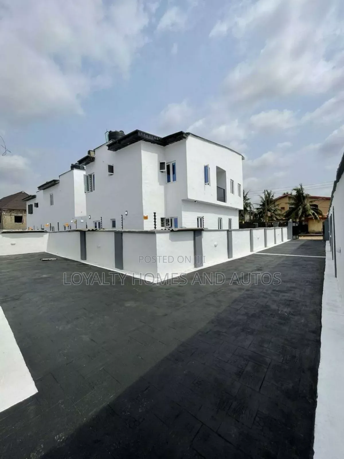 Furnished 4bdrm Block of Flats in Off Olaniyi Road New for sale in Ijaiye Orile