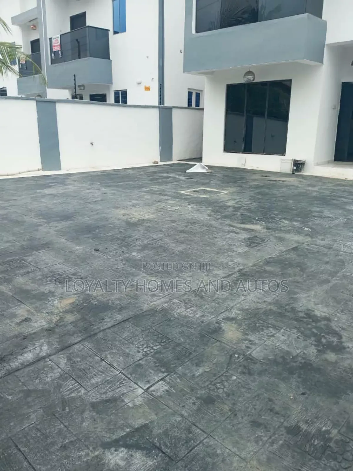 Furnished 4bdrm Block of Flats in Off Olaniyi Road New for sale in Ijaiye Orile