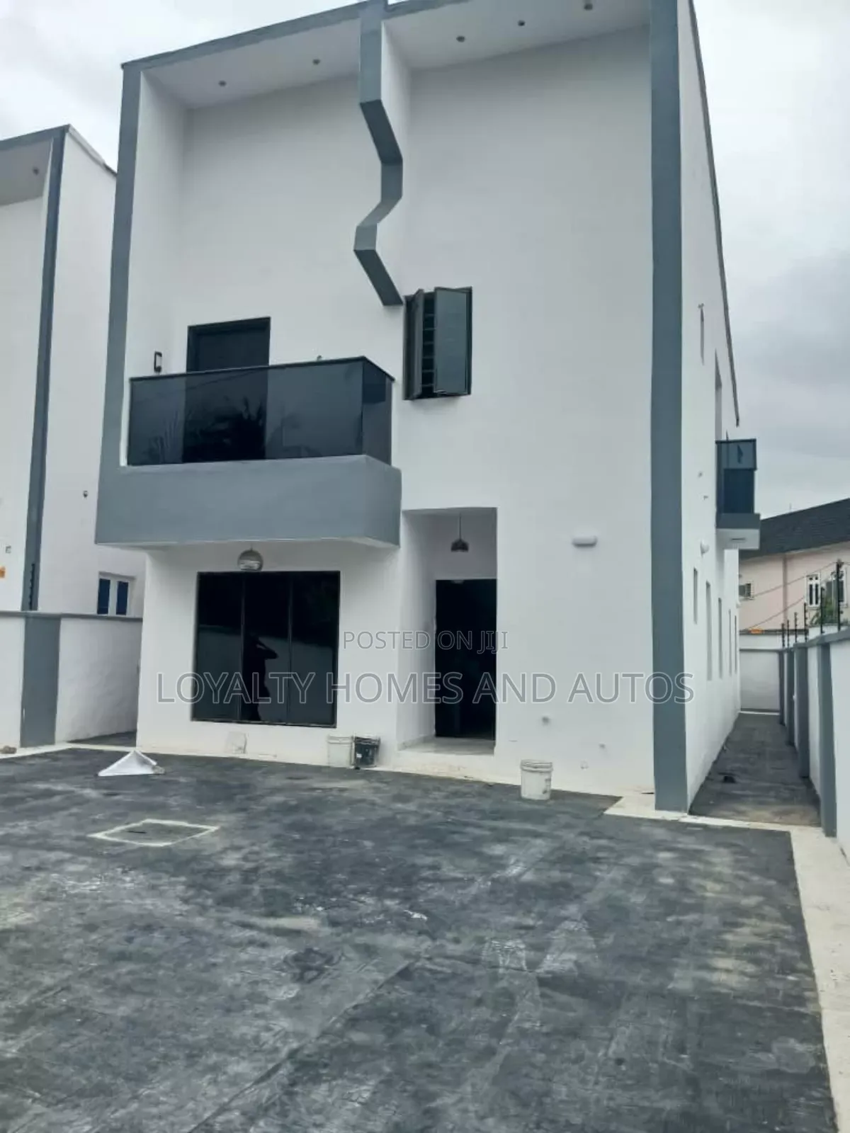 Furnished 4bdrm Block of Flats in Off Olaniyi Road New for sale in Ijaiye Orile