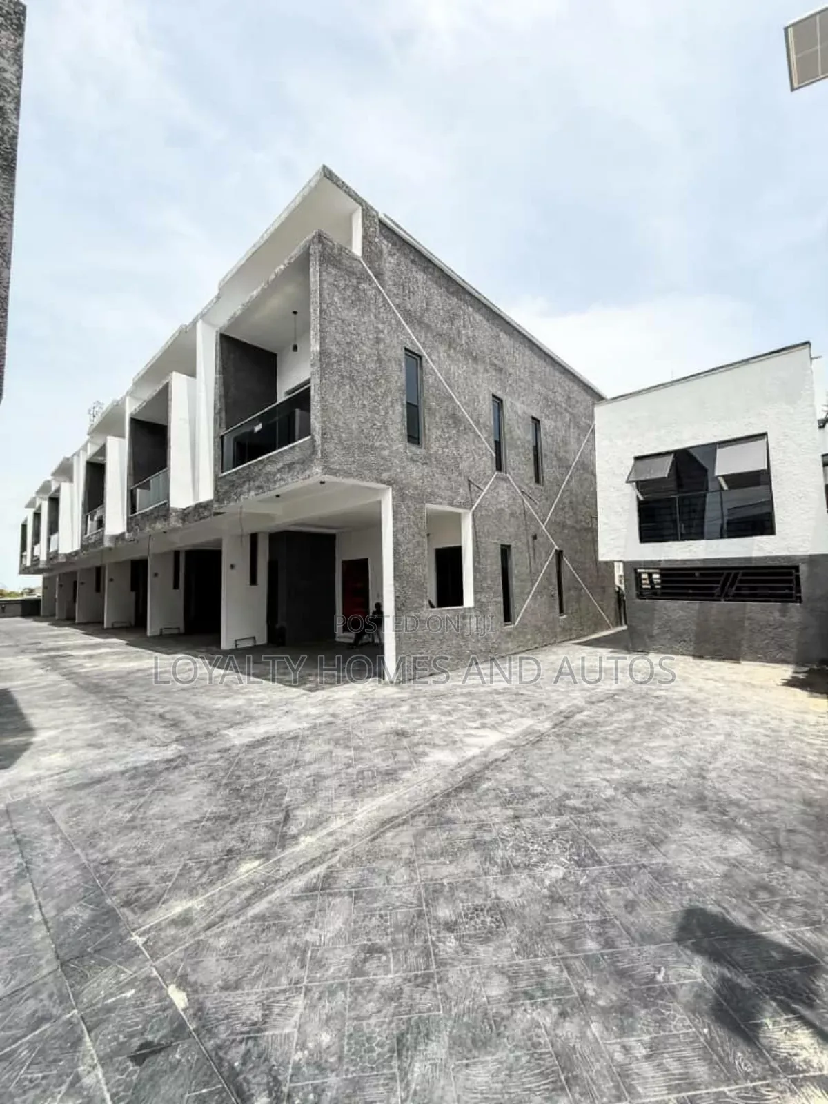 Furnished 4bdrm Duplex in Ikota  Lekki for sale in Ikota