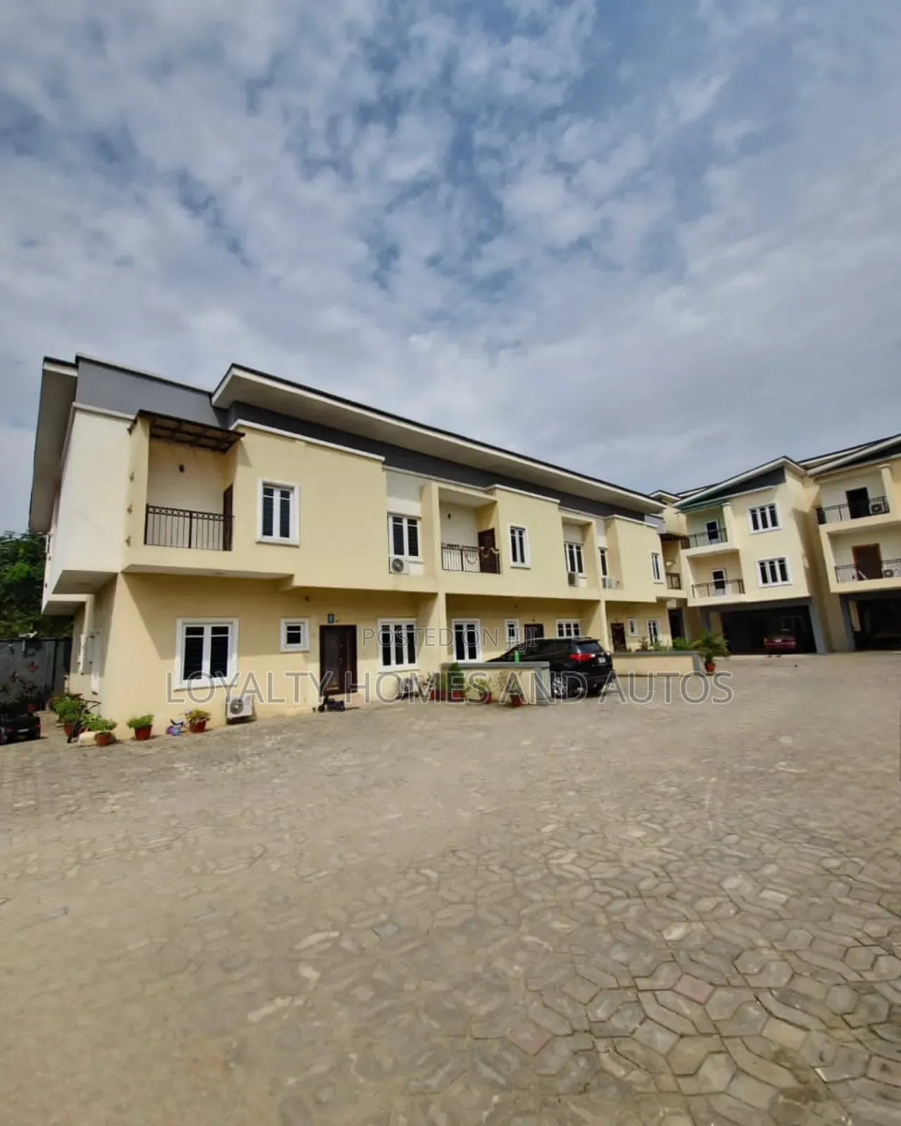 4bdrm Duplex in Ilupeju Lagos for sale in Ilupeju