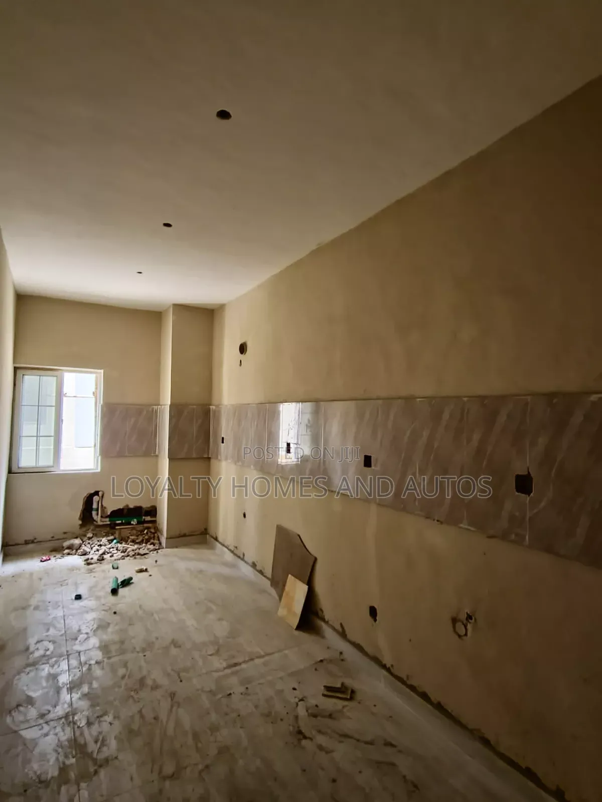 Furnished 3bdrm Block of Flats in Off.Ogunlanu Drive. for sale in Surulere
