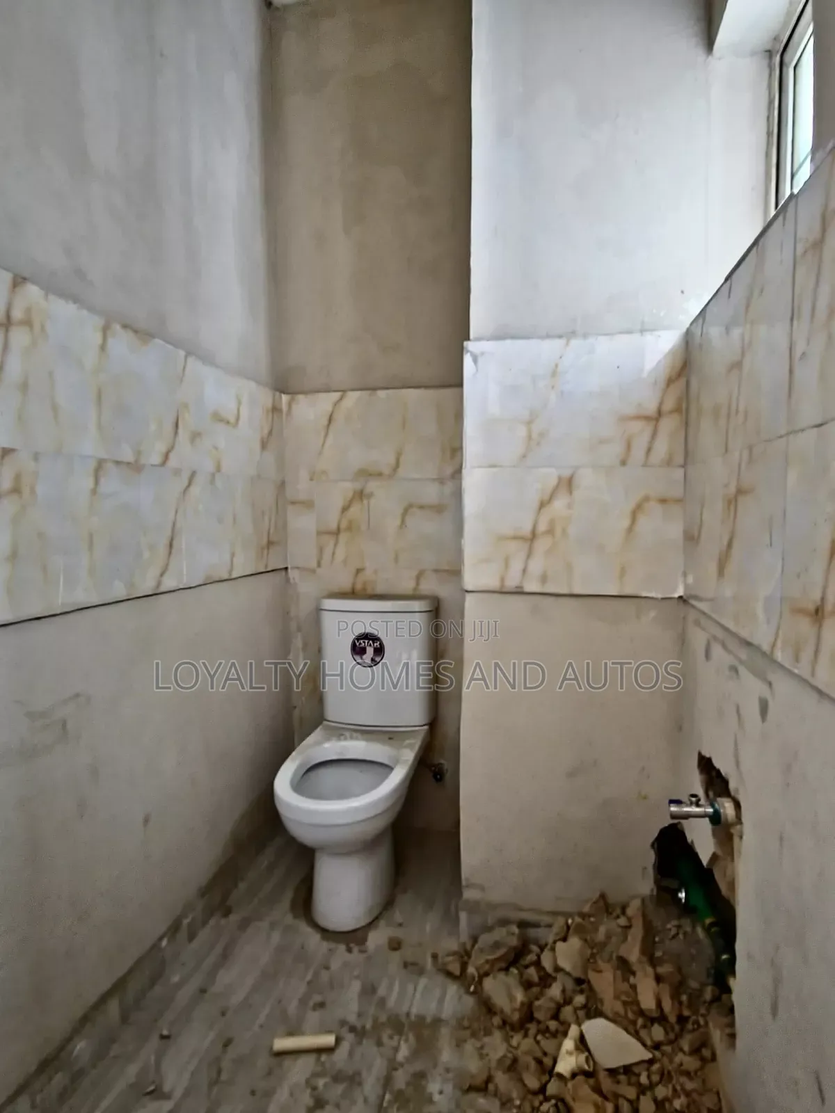 Furnished 3bdrm Block of Flats in Off.Ogunlanu Drive. for sale in Surulere