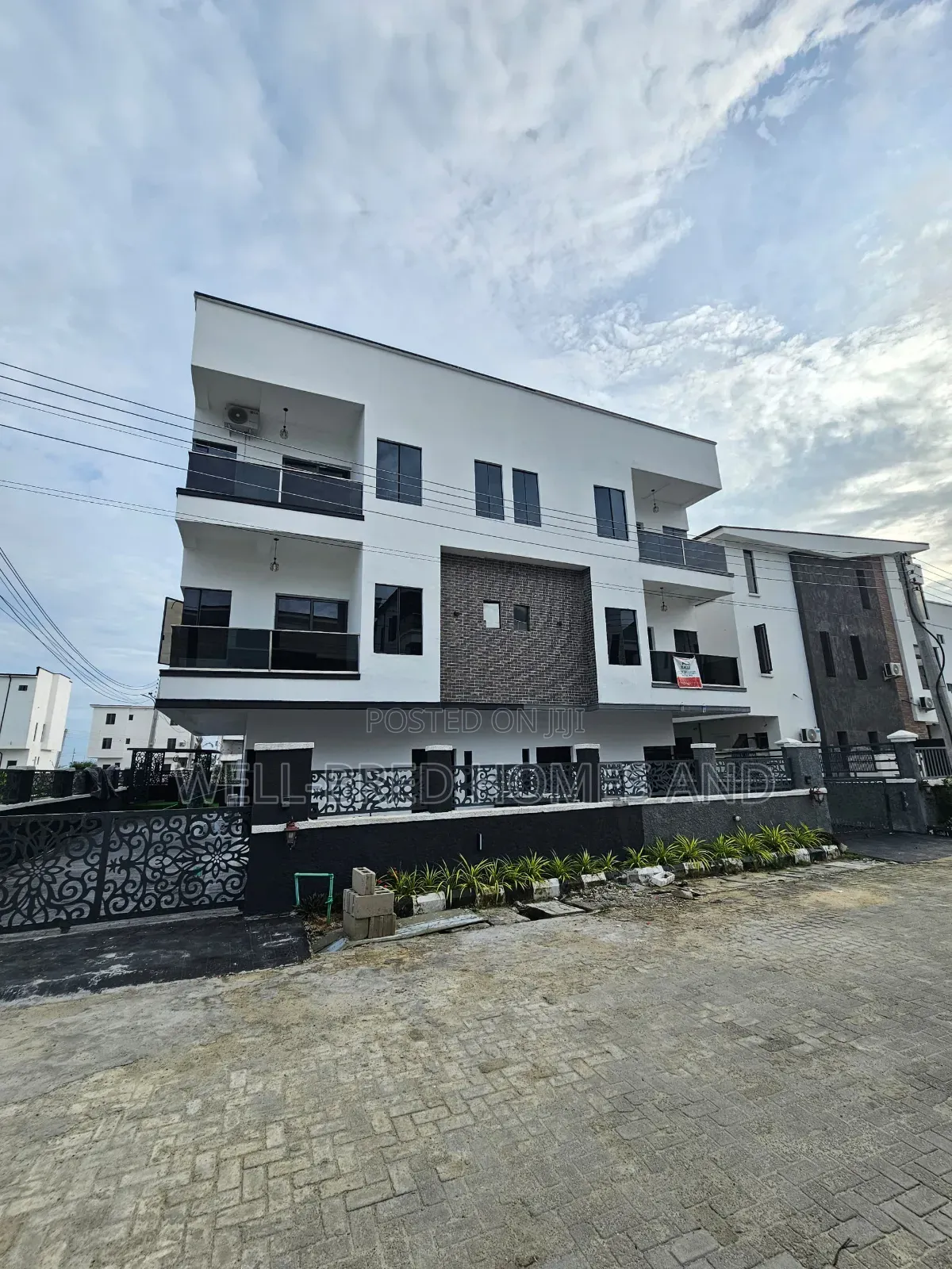 4bdrm Duplex in Orchid Lekki Lagos for sale in Lekki