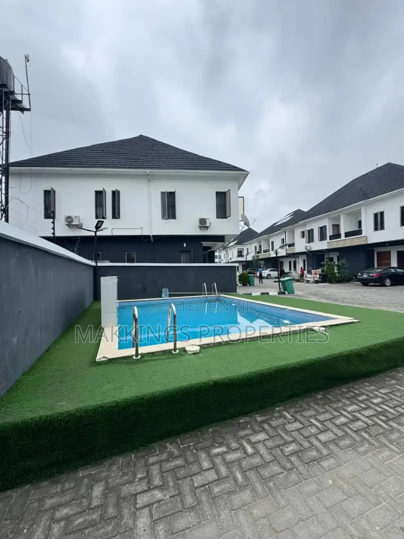 4bdrm Duplex in Chevron for rent in Chevron
