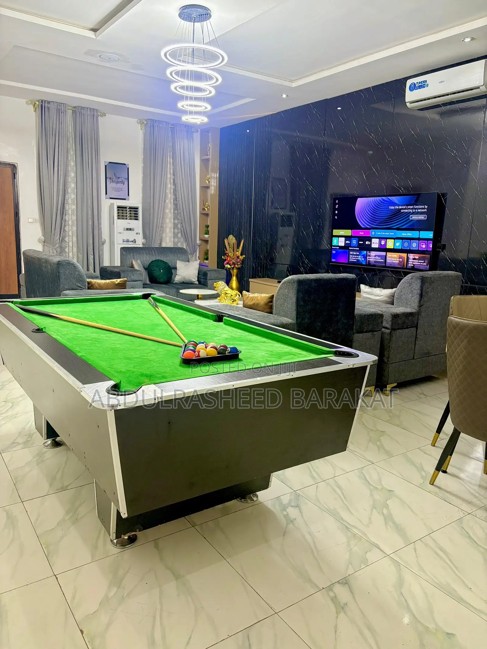 Luxury 4 Bedroom Self Compound With Pool Snooker Bathtub in Lekki Phase 2