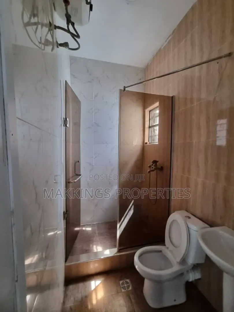 4bdrm Duplex in Ikota for sale in Ikota