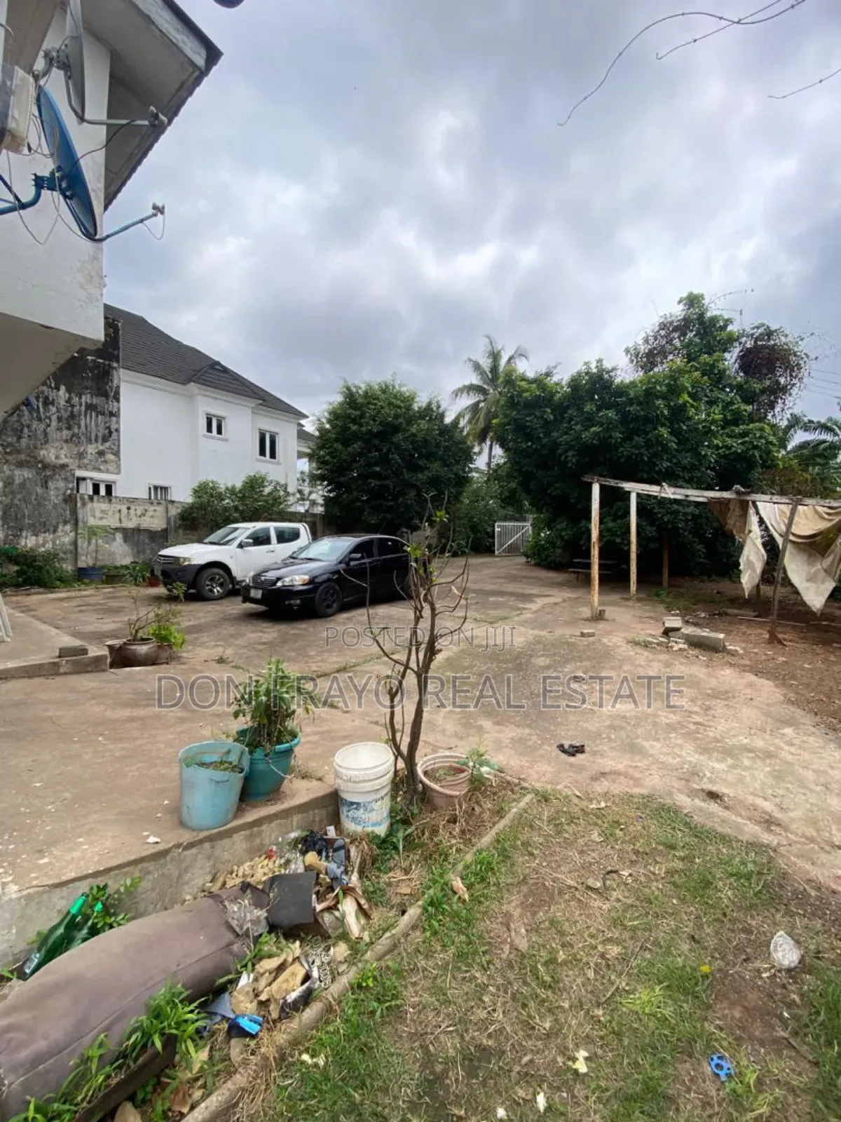 1580 Sqm Land + Structure In Kobiowu Crescent Iyaganku Gra Ibadan in Iyanganku