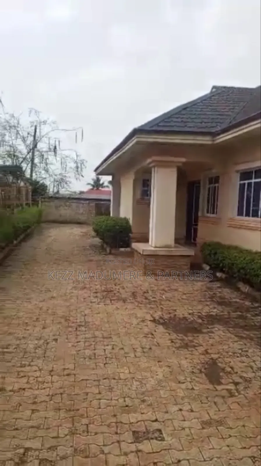 3bdrm Bungalow in Bricks Estate, Phase for sale in Enugu