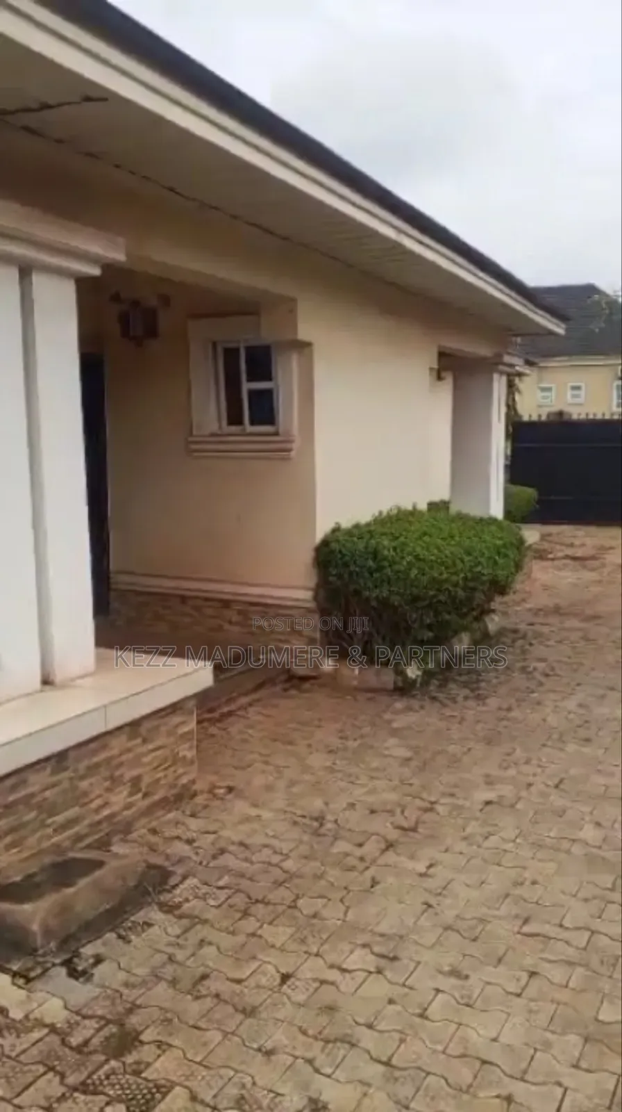 3bdrm Bungalow in Bricks Estate, Phase for sale in Enugu