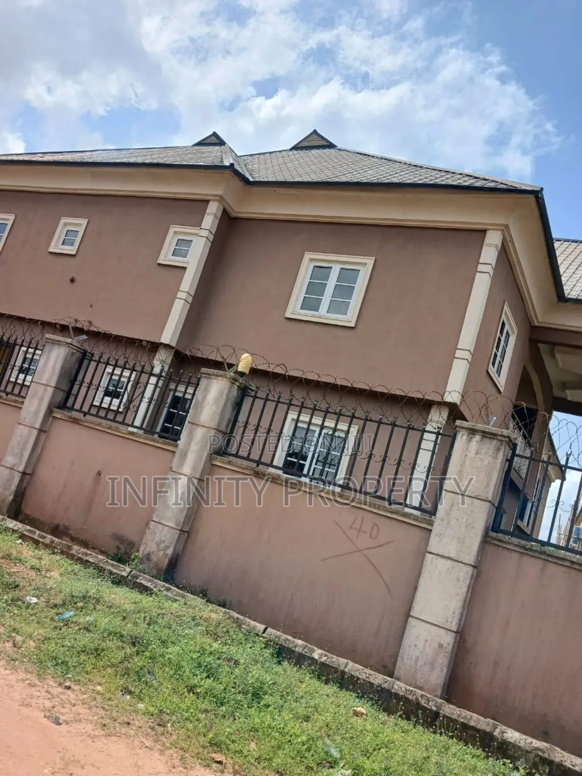 5bdrm Duplex in Amagba, Benin City for sale in Benin City