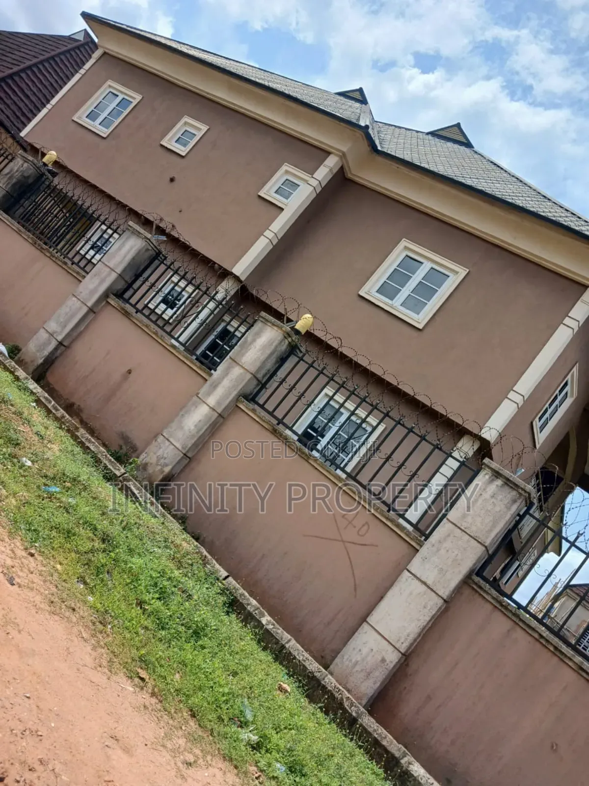 5bdrm Duplex in Amagba, Benin City for sale in Benin City