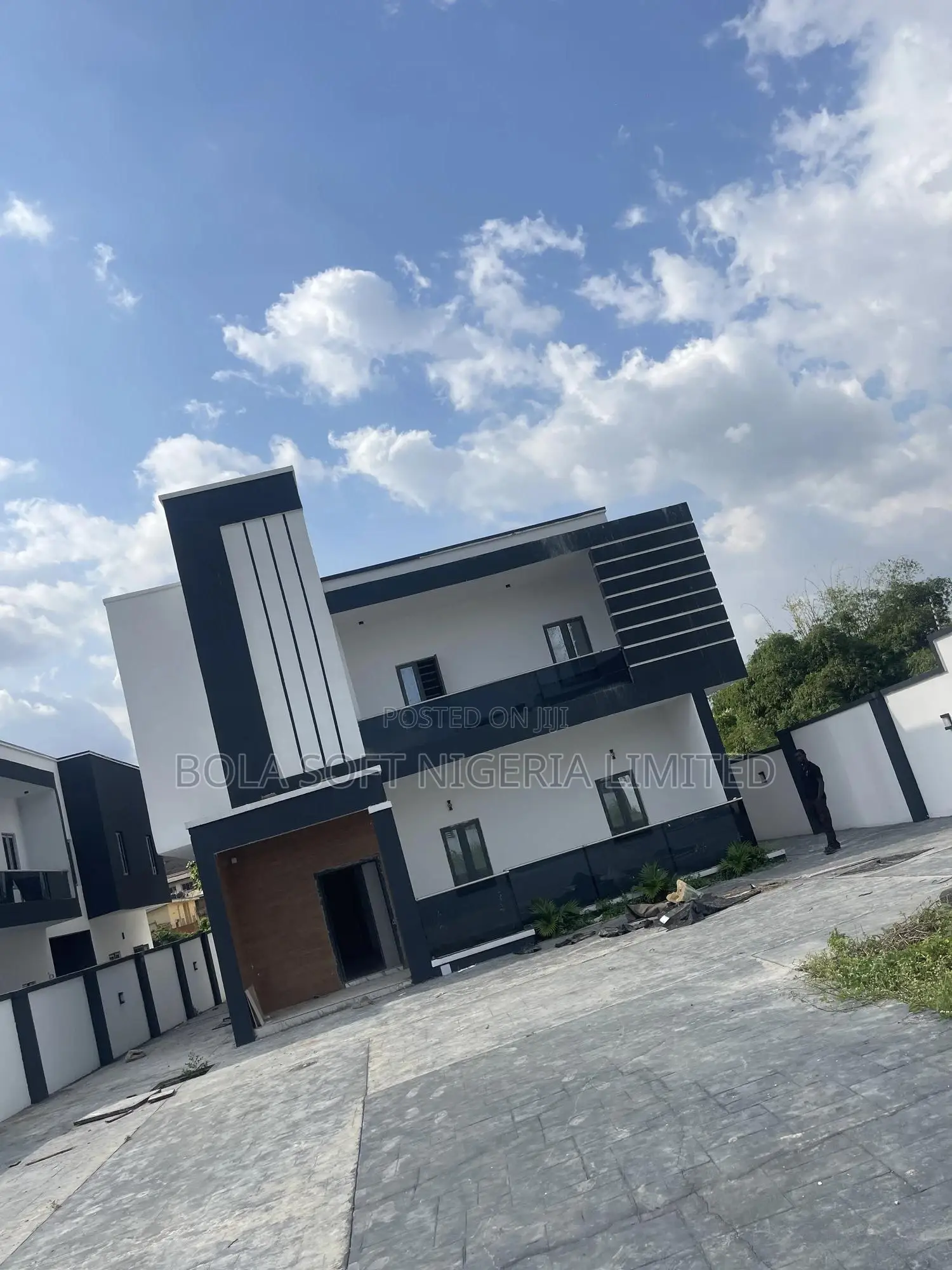 4bdrm Duplex in Chief Lateef Oyelade for sale in Oluyole