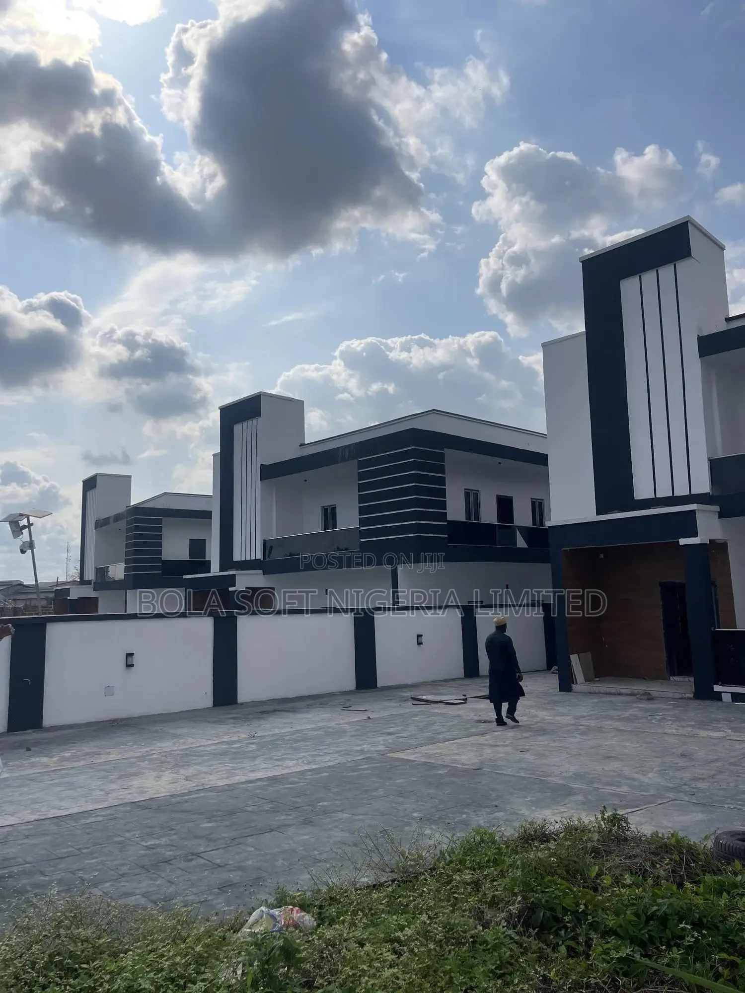 4bdrm Duplex in Chief Lateef Oyelade for sale in Oluyole