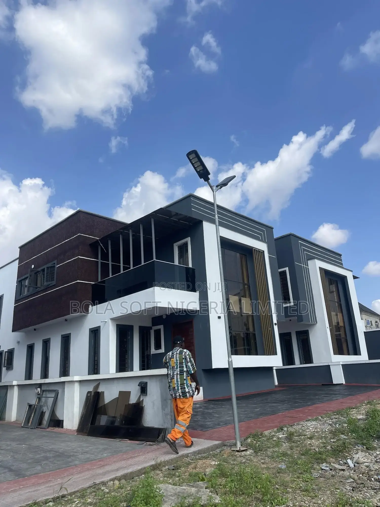 4bdrm Duplex in Chief Lateef Oyelade for sale in Oluyole