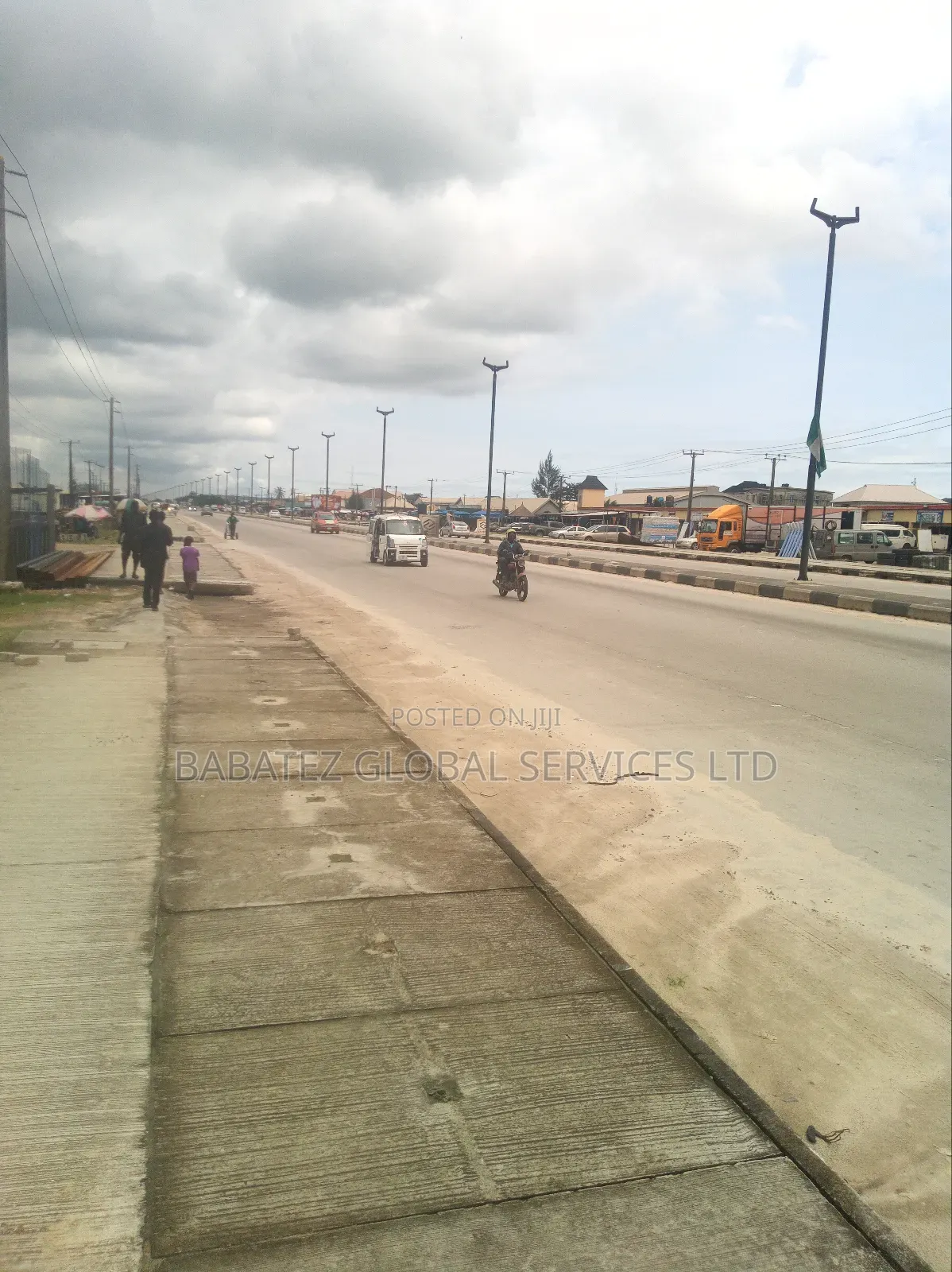 Car Stand Available for Business Partnership in Aiyeteju
