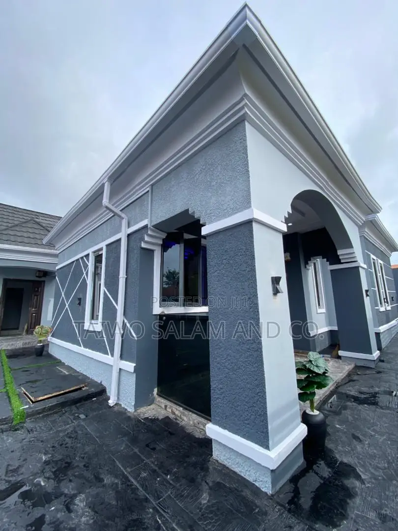 3bdrm Bungalow in Akala Express for sale in Akala Express