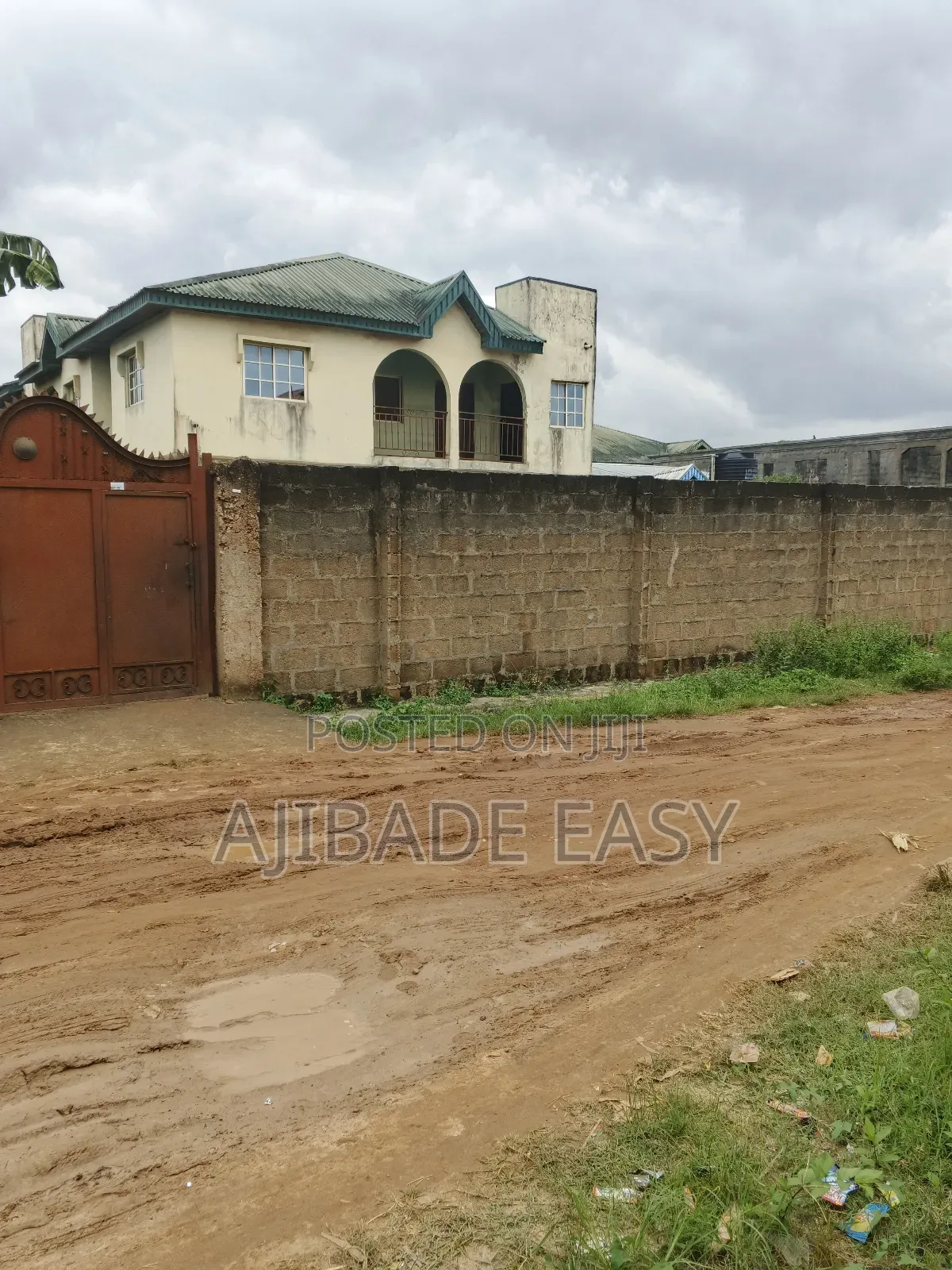 12bdrm Block of Flats in Ayobo for sale in Ayobo