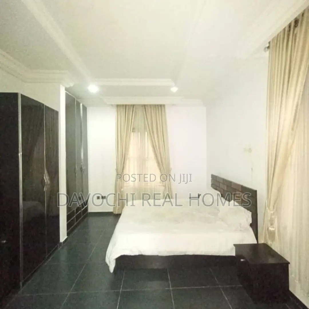 3bdrm Apartment in Lekki Right for rent in Lekki Phase 2