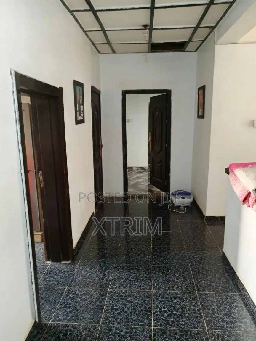 5bdrm House in Omole Phase 1 for sale in Omole Phase 1