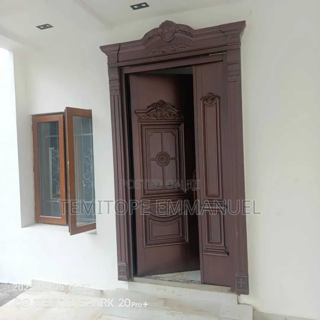 Furnished 6bdrm Mansion in Estate Inside Ikeja for sale in Ikeja GRA
