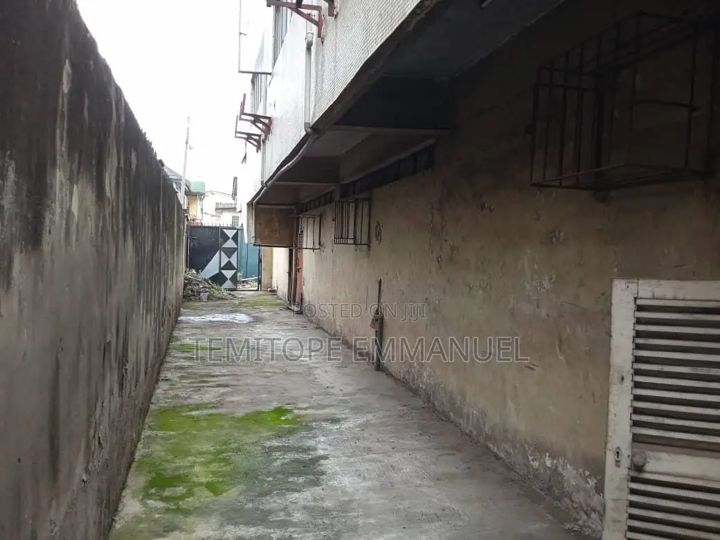 Well Maintain Office Space of 4floor With Good Title in Ikeja