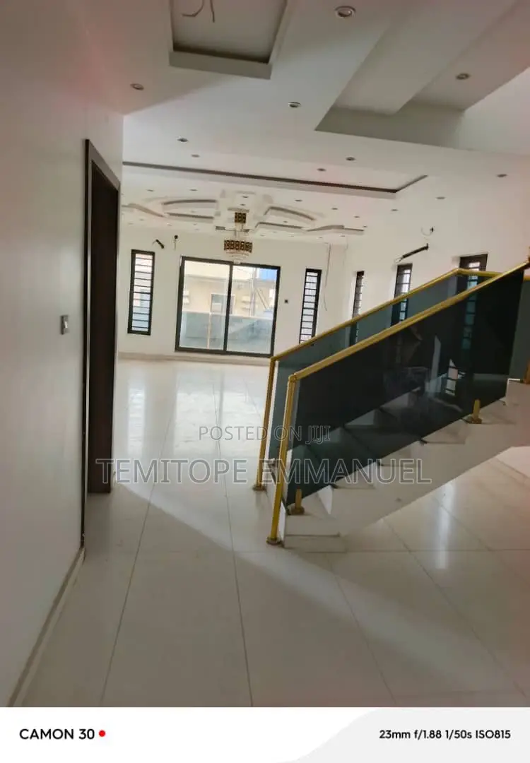 Furnished 6bdrm Duplex in Magodo Phase 2 Gra for sale in GRA Phase 2 Shangisha