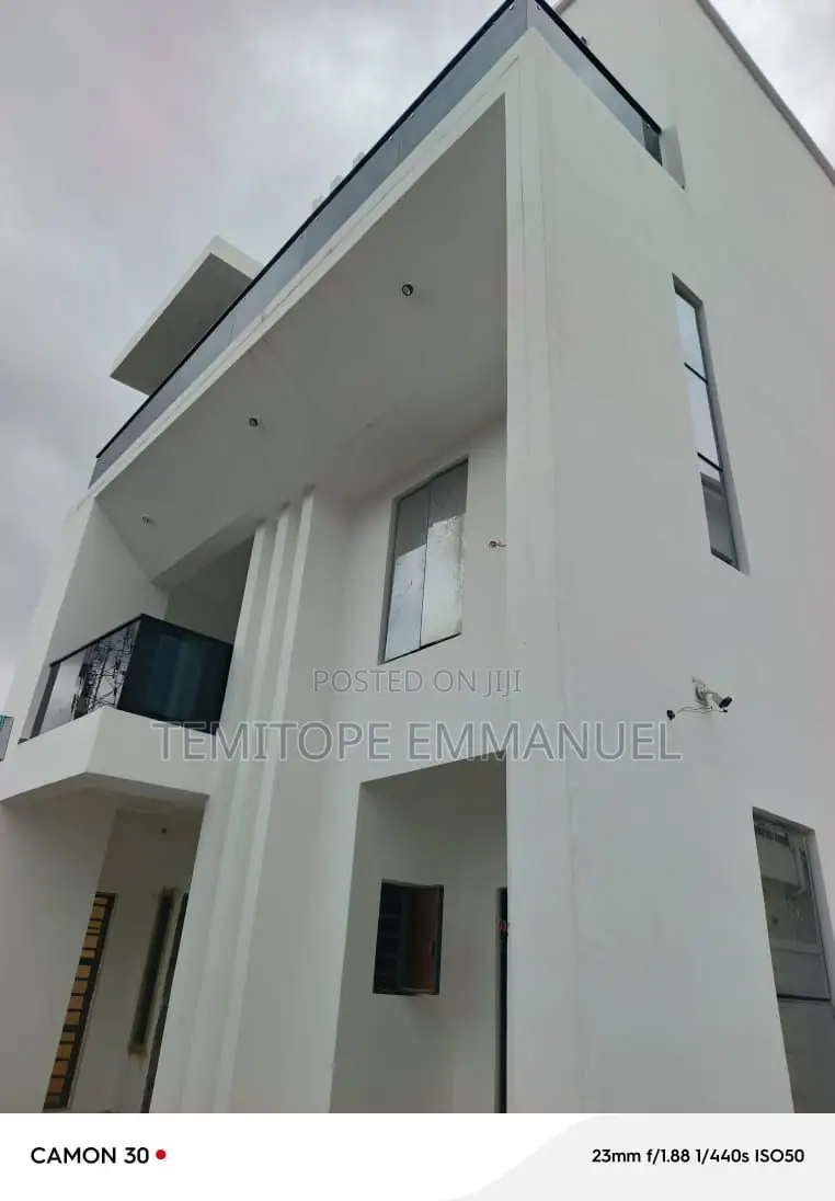 Furnished 7bdrm Duplex in Ikeja Gra for sale in Ikeja GRA