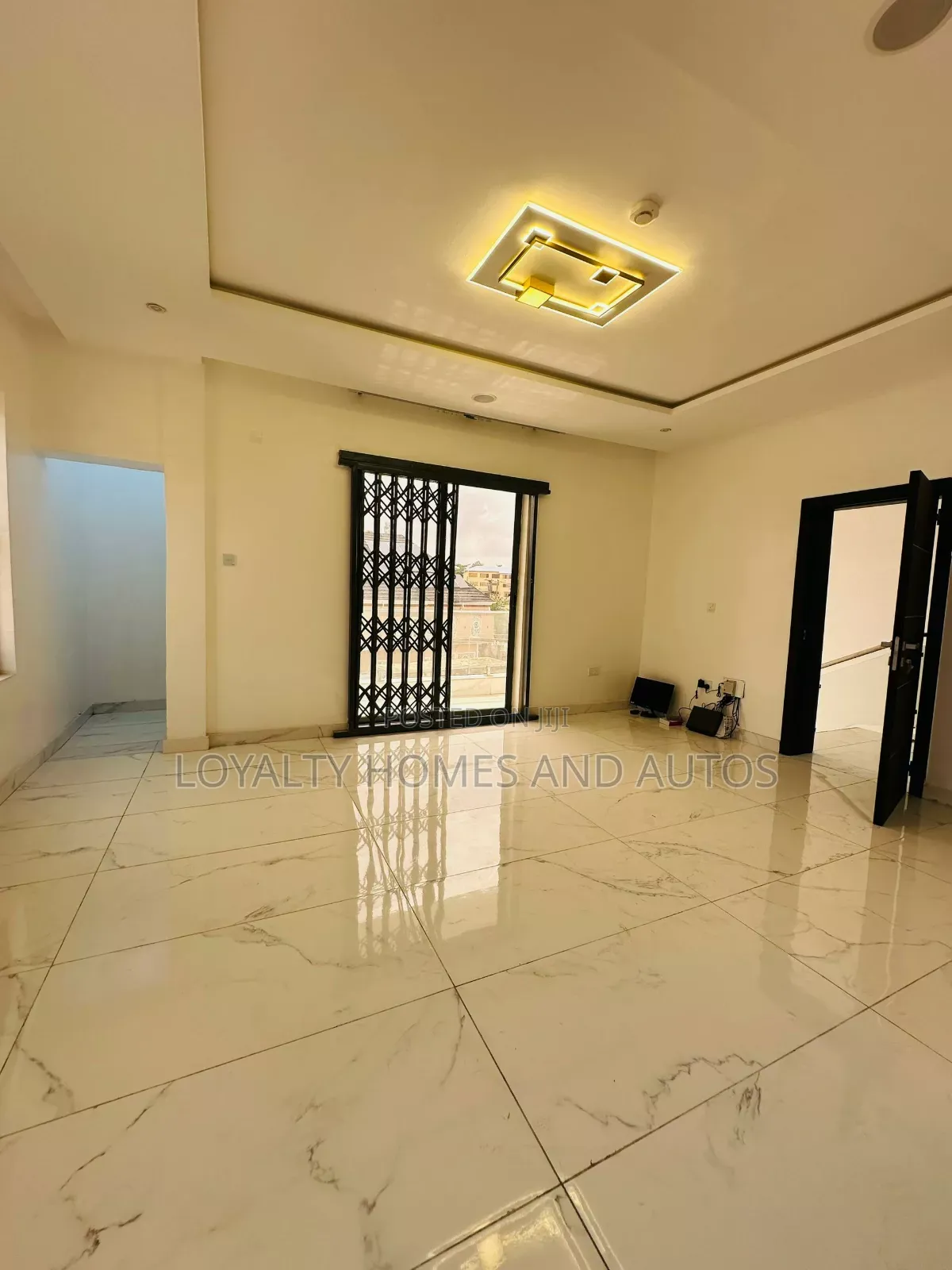 Furnished 5bdrm Duplex in Omole Phase 1 for sale in Omole Phase 1
