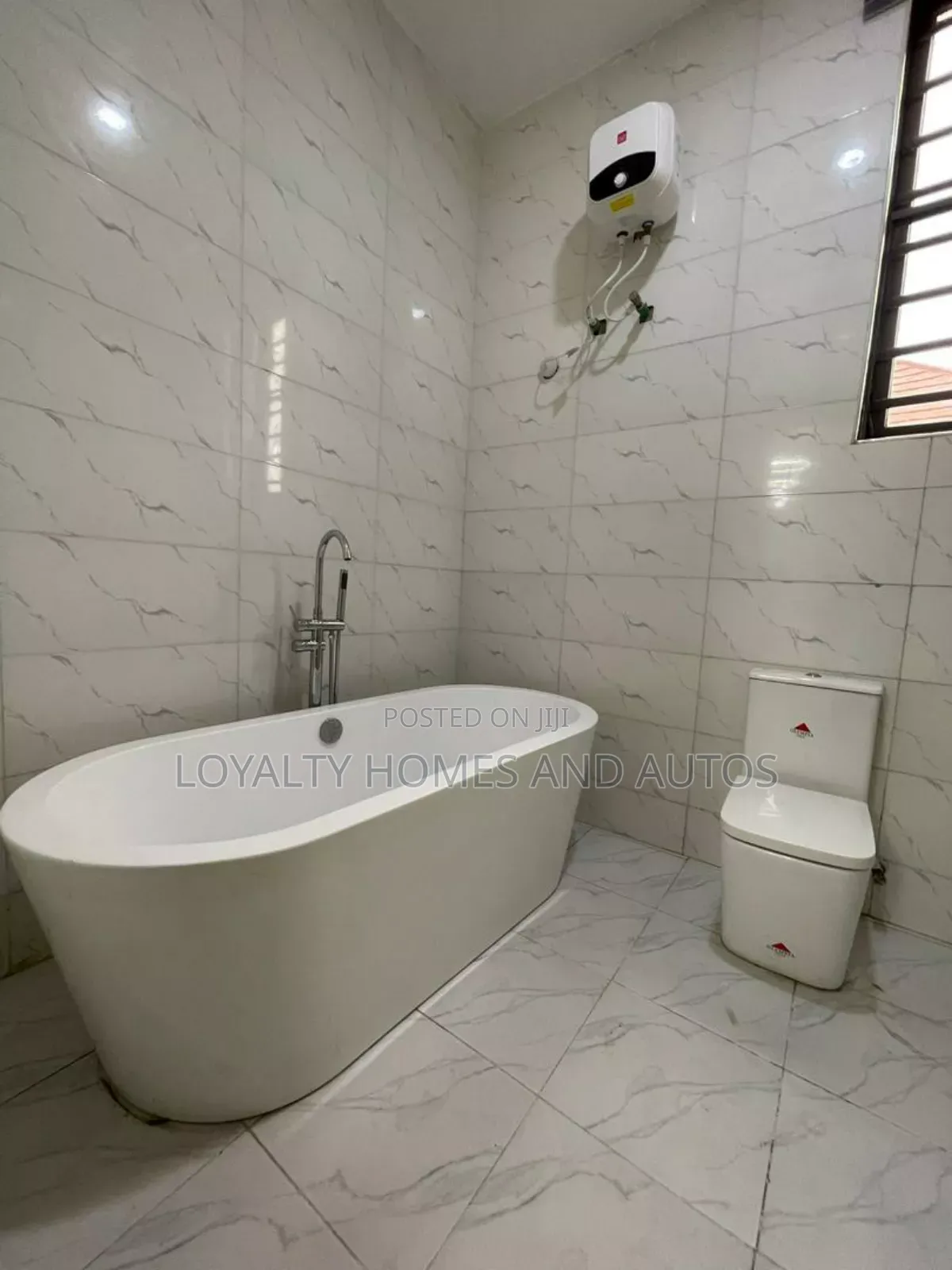 5bdrm Duplex in Chevron, Lekki for sale in Lekki