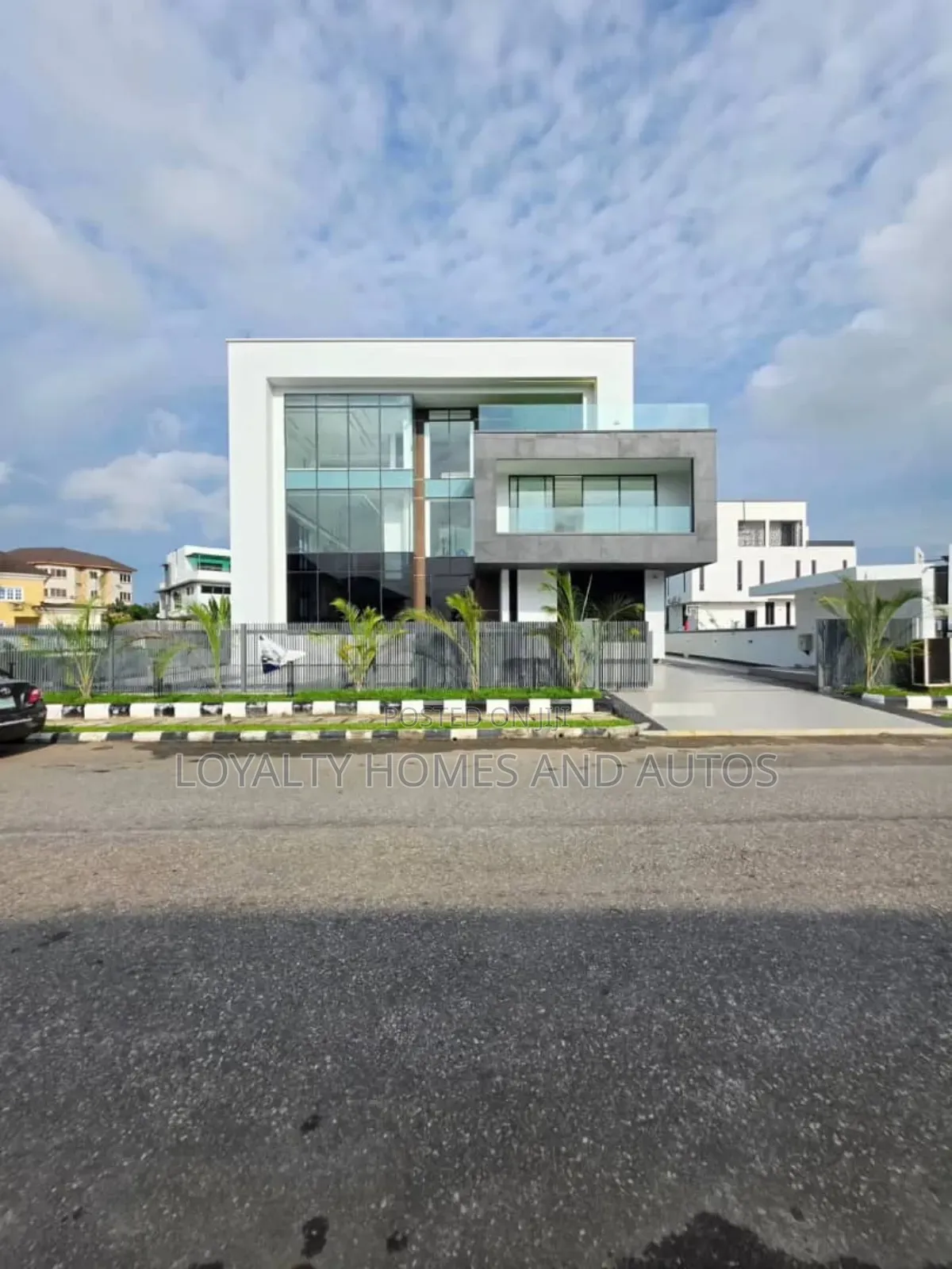 5bdrm Mansion in Pinnock Beach Estate for sale in Lekki