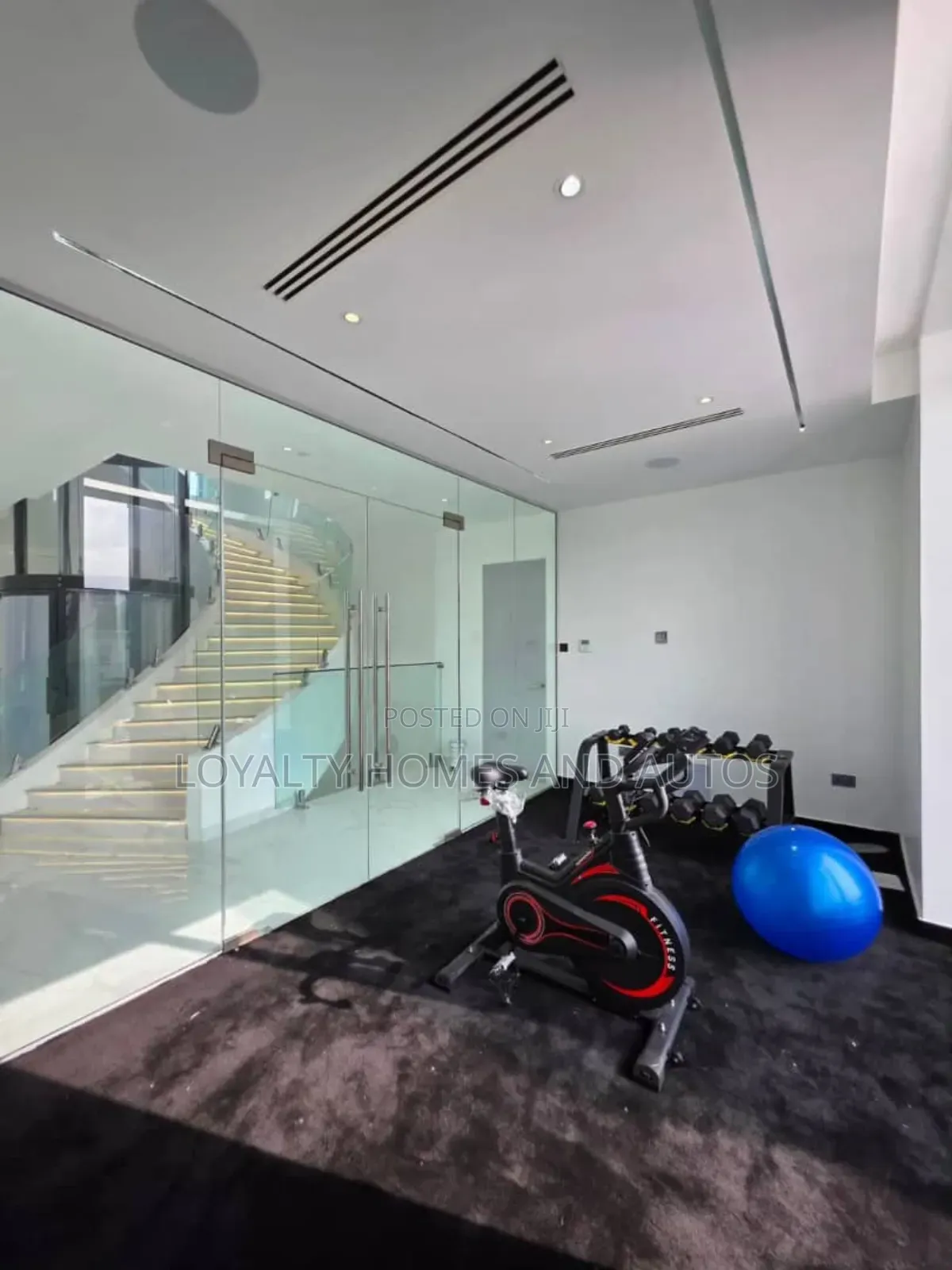 5bdrm Mansion in Pinnock Beach Estate for sale in Lekki