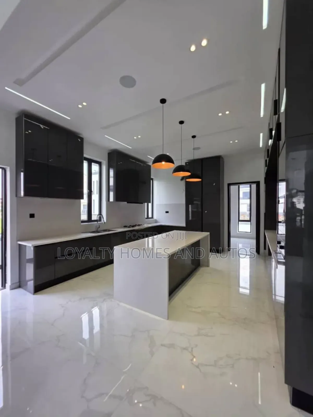 5bdrm Mansion in Pinnock Beach Estate for sale in Lekki