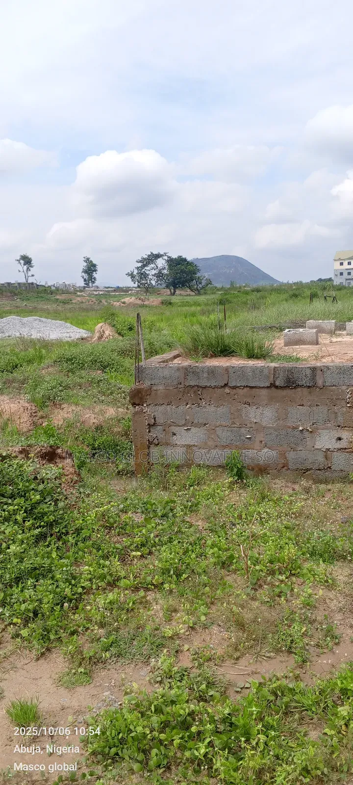 3-Bed Semi-Detached Dup With Bq (At DPC Level for Airport Rd, Abuja in Sabon Lugbe