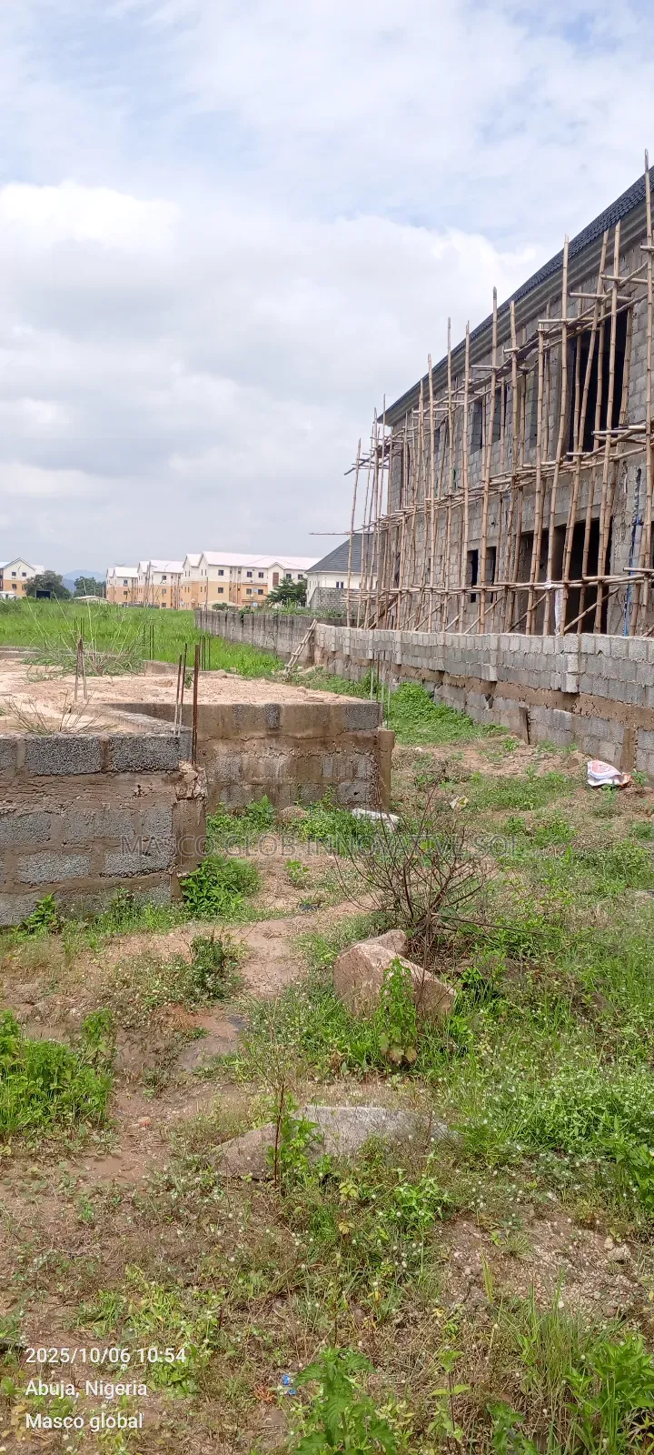 3-Bed Semi-Detached Dup With Bq (At DPC Level for Airport Rd, Abuja in Sabon Lugbe
