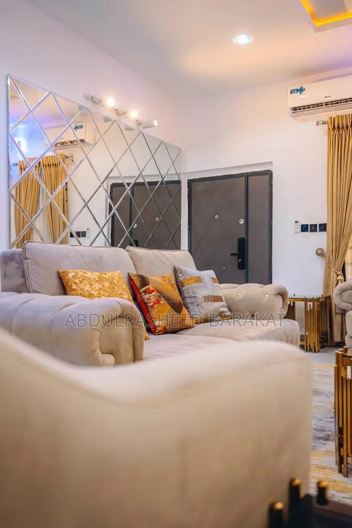 Luxury 3 Bedroom Duplex With Private Cinema Snooker Ps5 Tennis in Lekki Phase 2