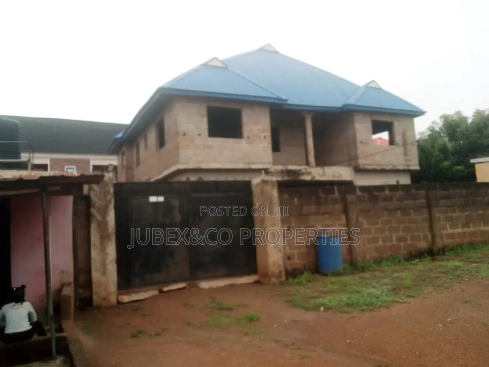 3bdrm Block of Flats in Omikunle Estate for sale in Oluyole