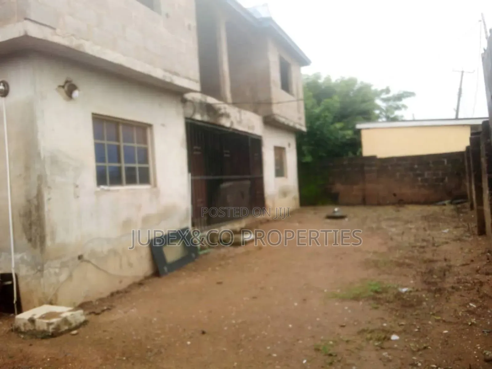 3bdrm Block of Flats in Omikunle Estate for sale in Oluyole
